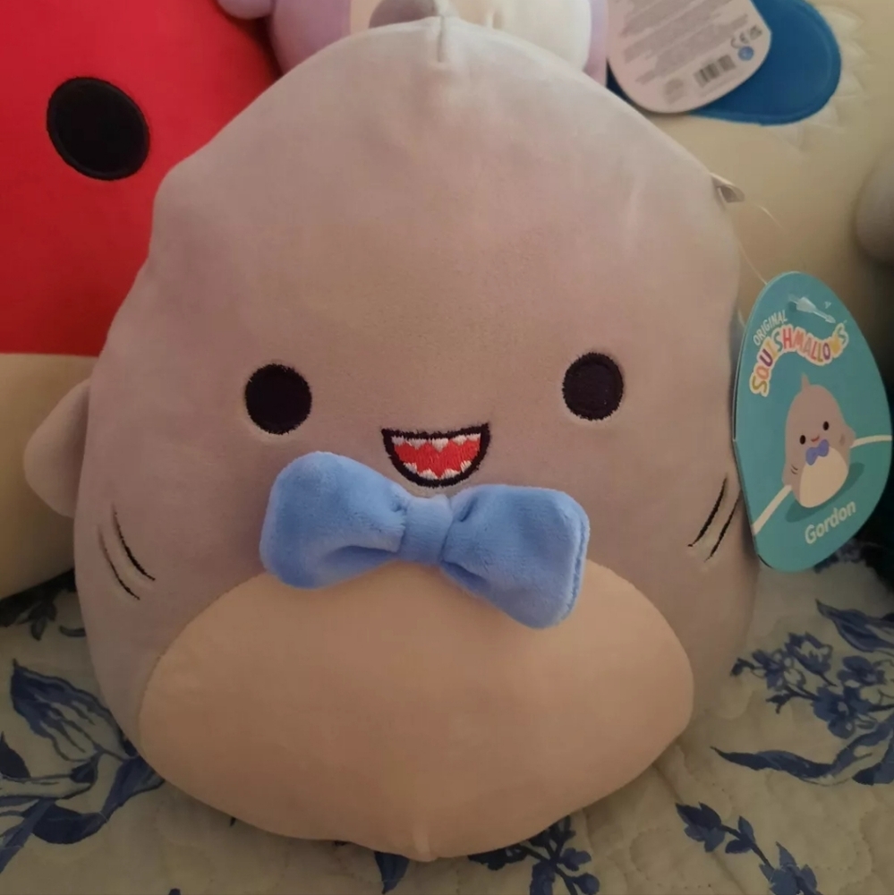 Squishmallows Gordon The Shark With Bow Tie 8" NWT